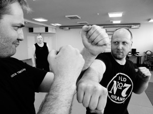 Apsardzes kursi-apsardzes sertifikāts