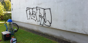 Attīrīsim sienas no graffiti
