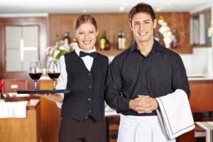 DARBS APKALPOJOŠĀ SFĒRĀ UK.