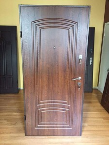 Durvis mājam un dzīvokļiem