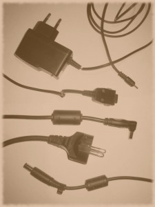 Datorvecis labo lādētājus