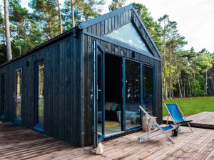 Koka karkasa mājas celtniecība, eko majas