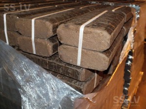 Kūdras briketes no Igaunijas apkurei