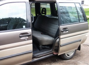 Ļoti lēti pārdodu Nissan Prairie 2.0