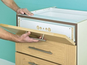 Mēbeļu montāža un remonts.