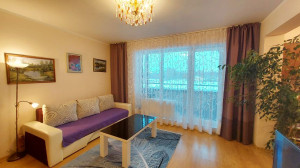 Pārdodam plašu 2-istabu dzīvokli, krāšņā mājā, Baložos (Lapenieki)