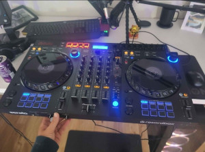 Pārdodu Pioneer DDJ-FLX6 4 kanālu DJ kontrolieri priekš Rekordbox un S