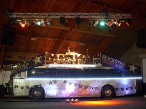 Mobīlākā ballīte ar Black Silver PartyBus
