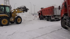 Sniega tīrīšana un izvešana Rīgā Jūrmalā un tās apkārtnē.