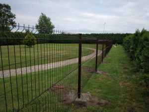 Žogu un vārtu montāža